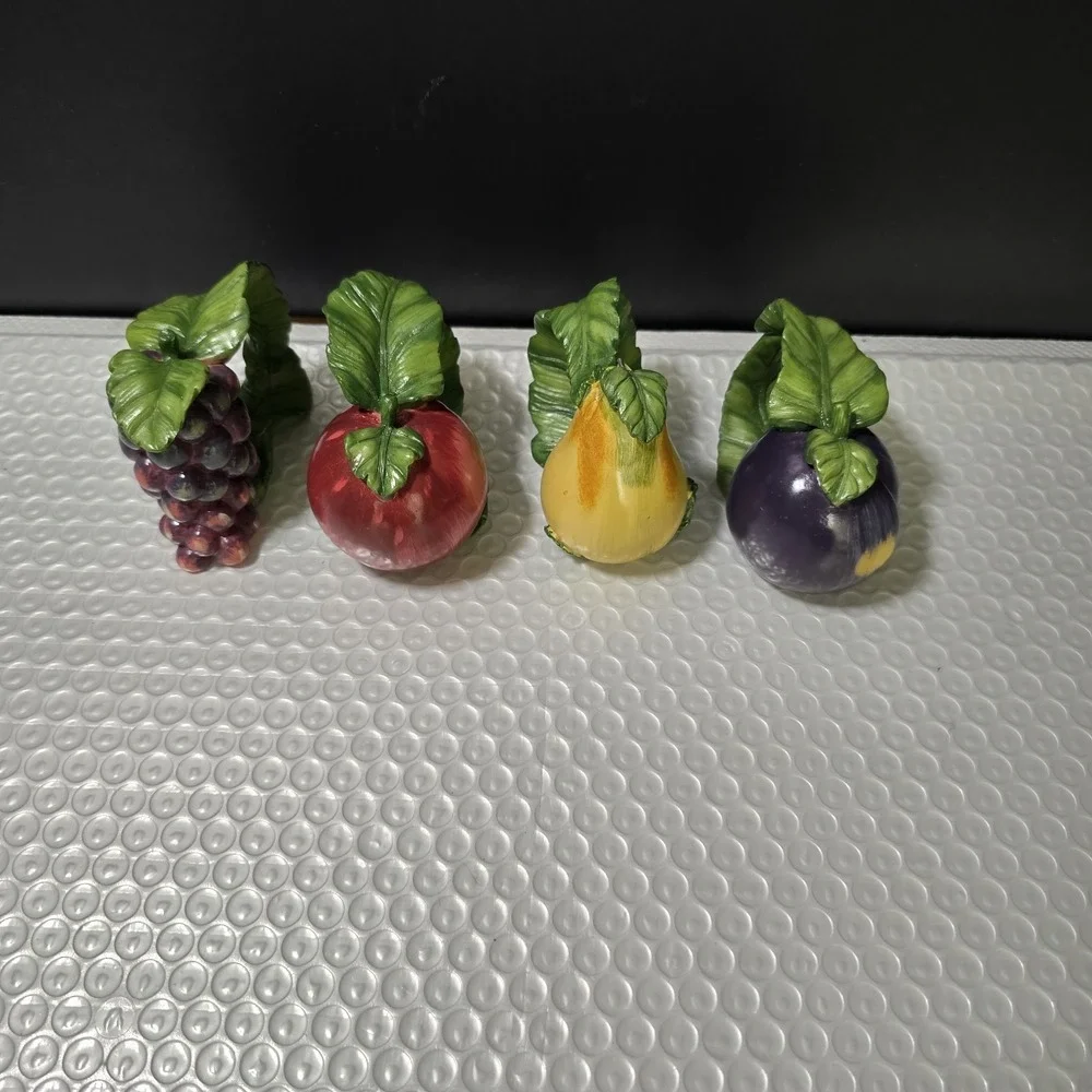 Fruit Napkin Rings Set Of Four Unmarked Tuscan Stye